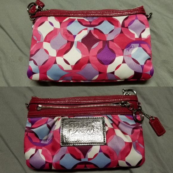 Coach Handbags - Coach wristlet clutch 2 zipper bag